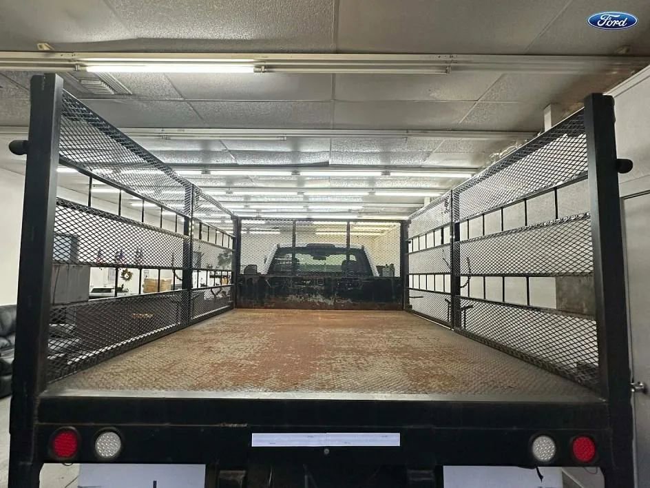 Used 2018 Ford F550 2WD Regular Cab Super Duty w/ Power Equipment Group image 5