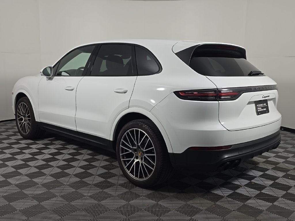 Certified 2023 Porsche Cayenne Platinum Edition AWD/4WD image 3