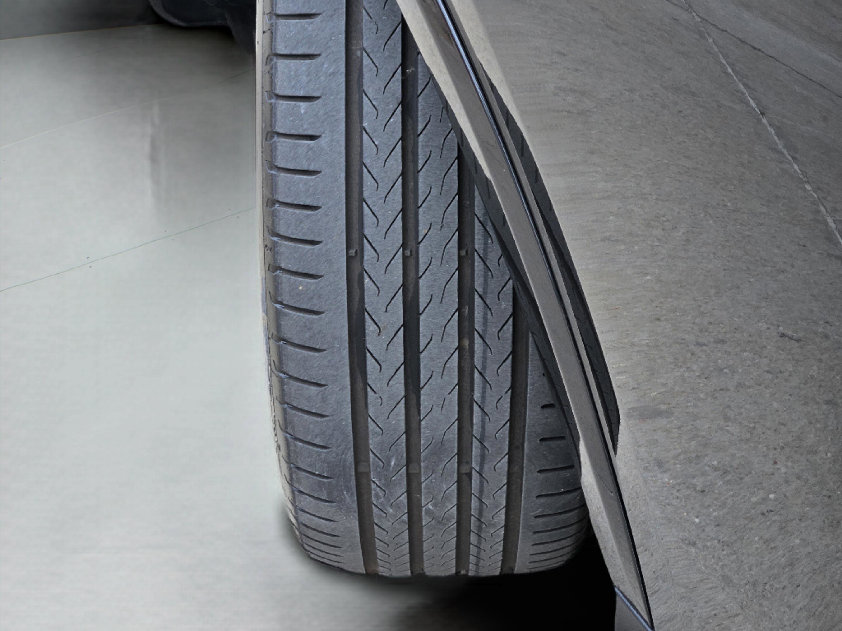 Certified 2025 Mercedes-Benz GLC 300 4MATIC image 31