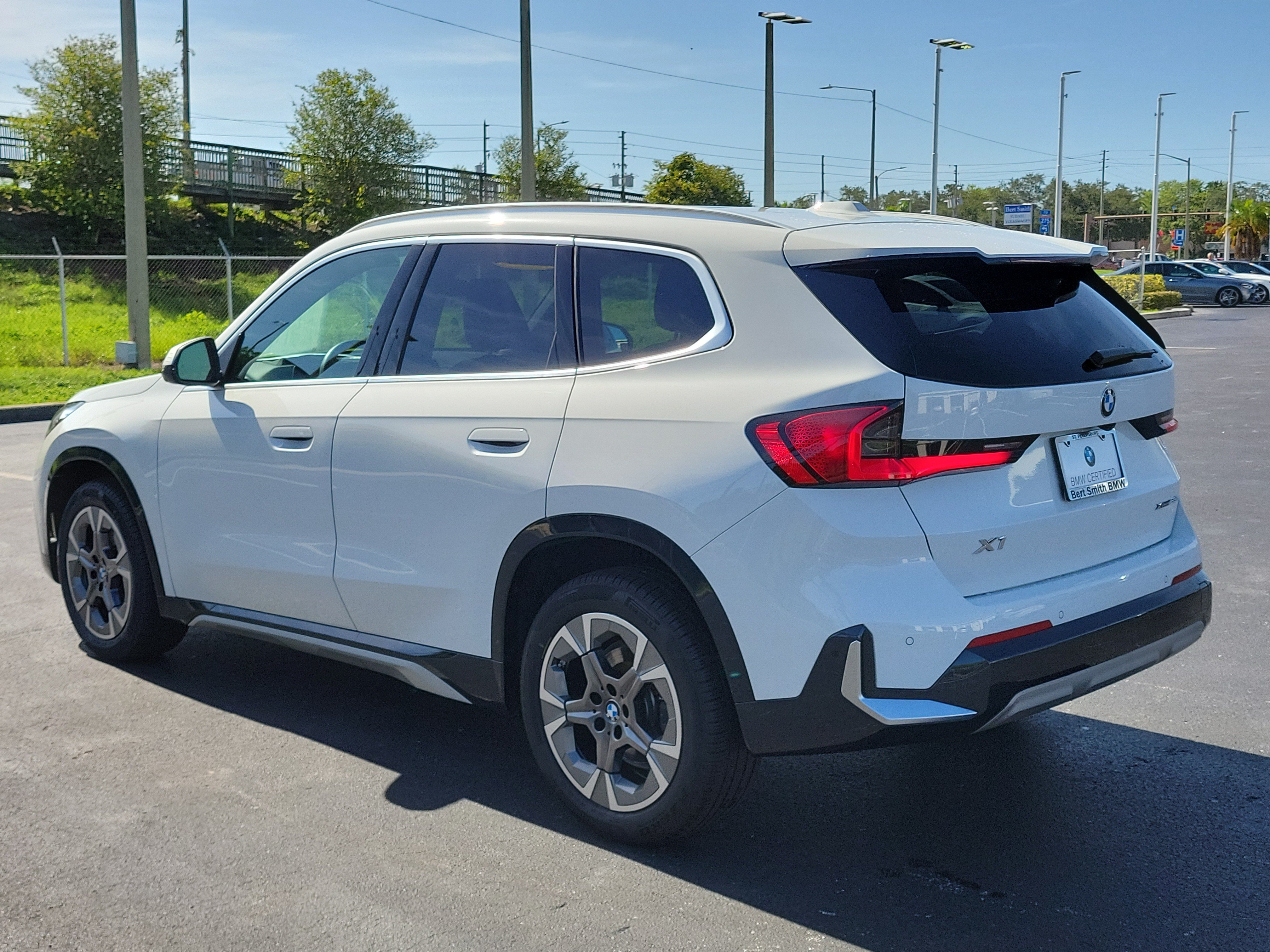 Used 2024 BMW X1 xDrive28i w/ Premium Package AWD/4WD image 4