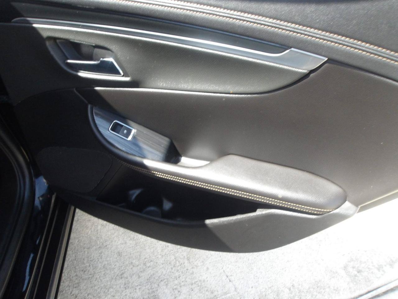 Used 2019 Chevrolet Impala LT FWD image 7