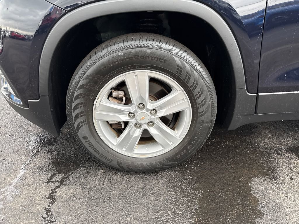 Used 2021 Chevrolet Trax LS image 30