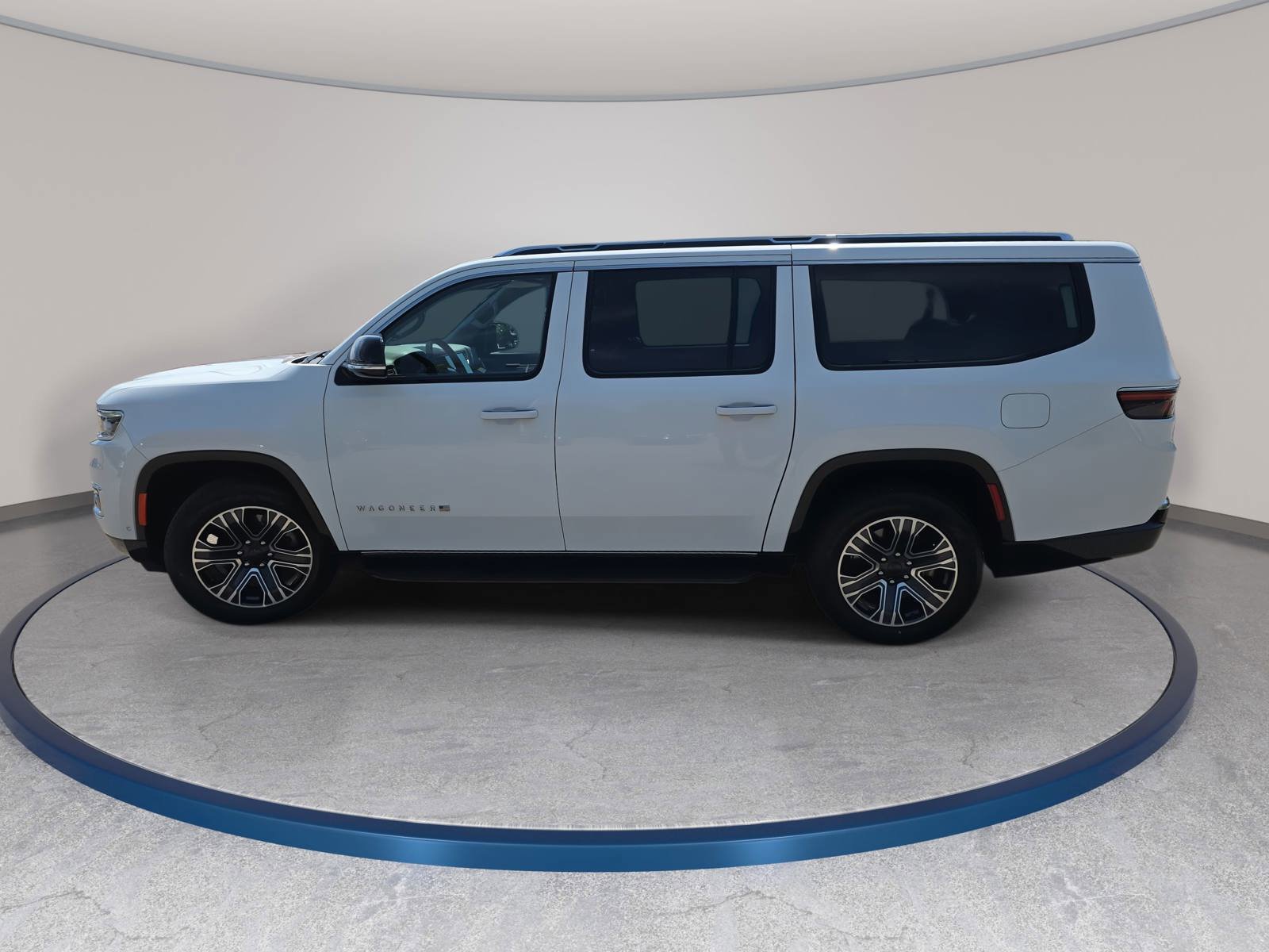 Used 2024 Jeep Wagoneer L Series II w/ Flexible Seating Group RWD image 8