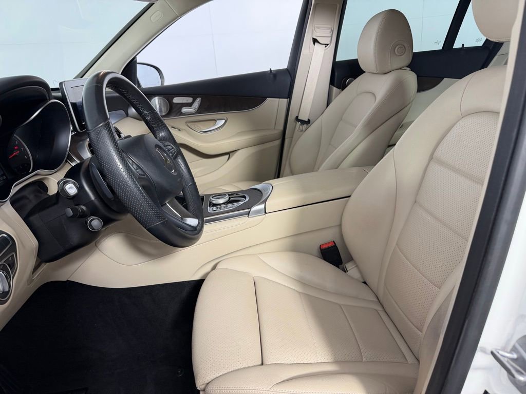 Used 2019 Mercedes-Benz GLC 300 4MATIC image 20