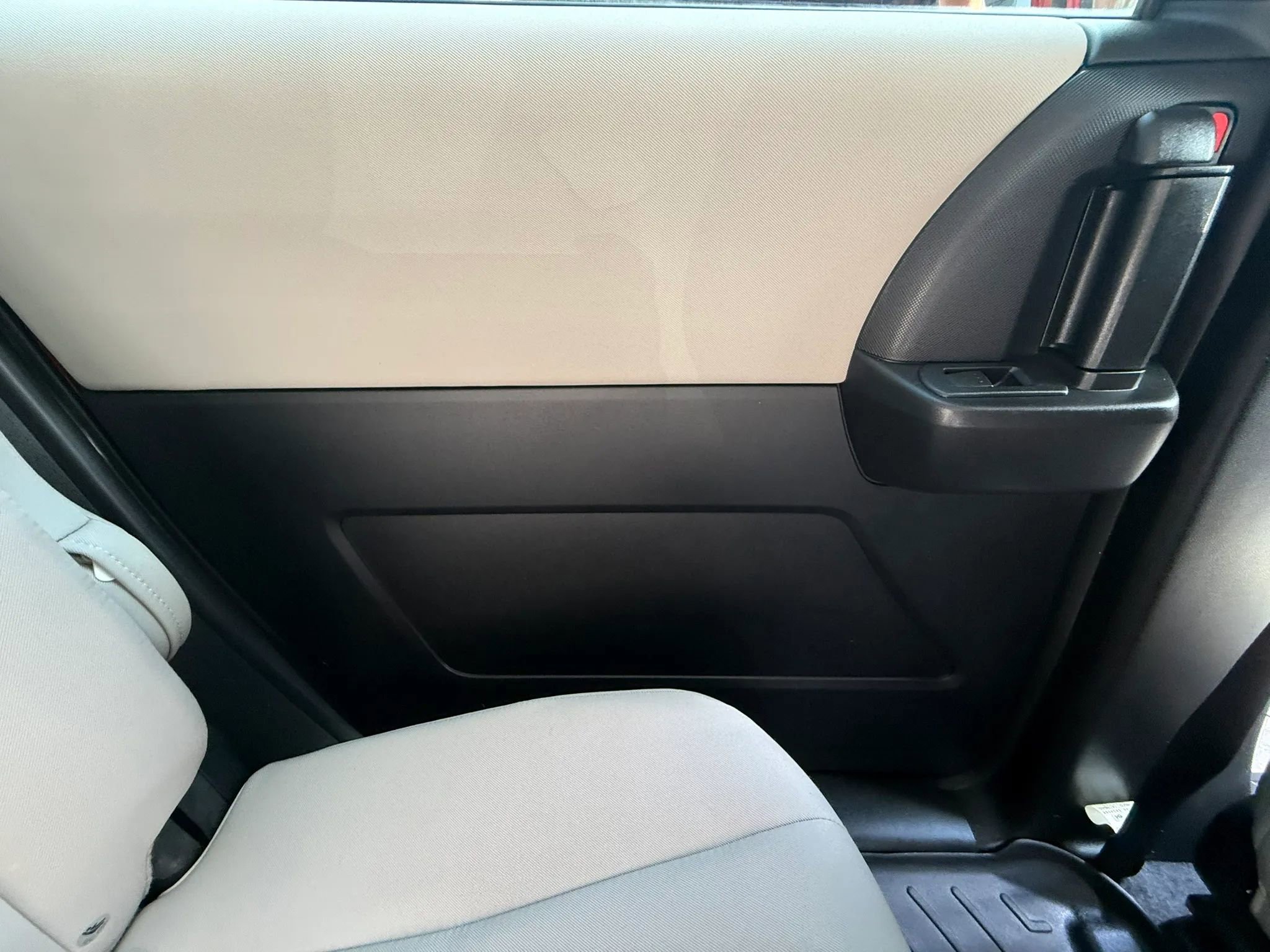 Used 2014 MAZDA MAZDA5 Sport image 20