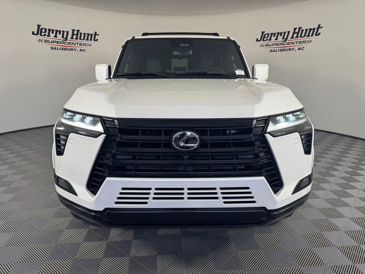 Used 2024 Lexus GX 550 w/ Accessory Package (Z1) AWD/4WD image 5