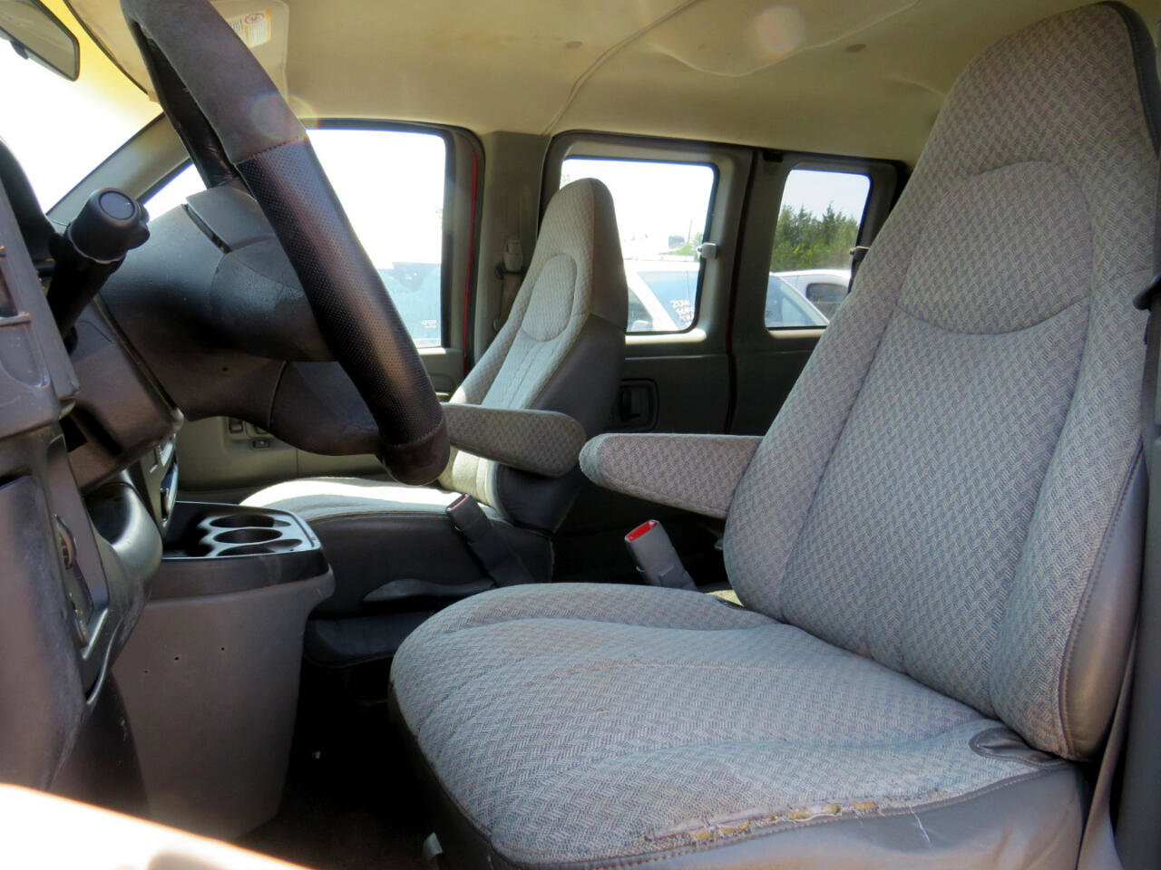 Used 2003 Chevrolet Express 2500 Passenger w/ LS Preferred Equipment Group image 26