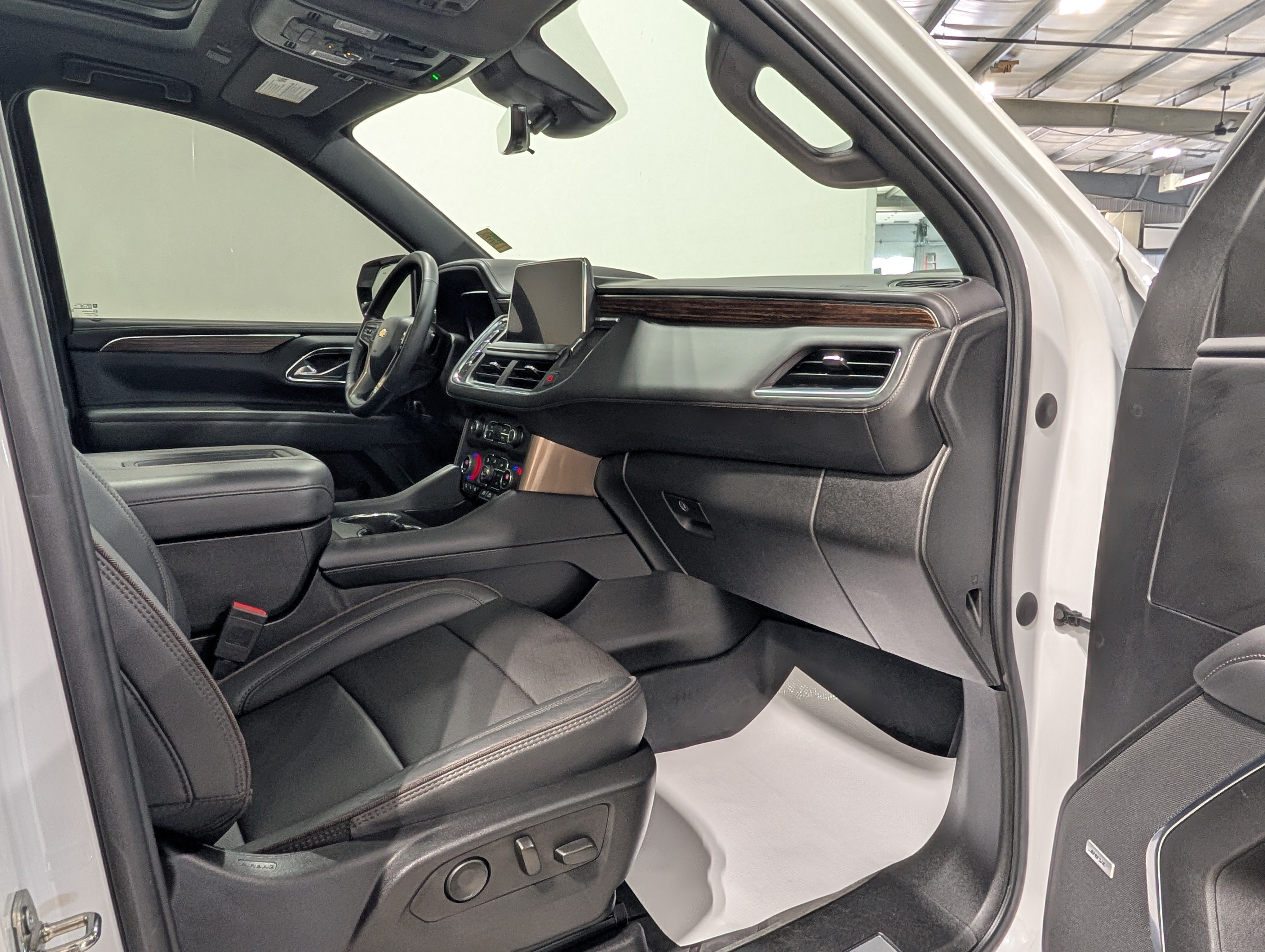 Used 2023 Chevrolet Tahoe High Country AWD/4WD image 19