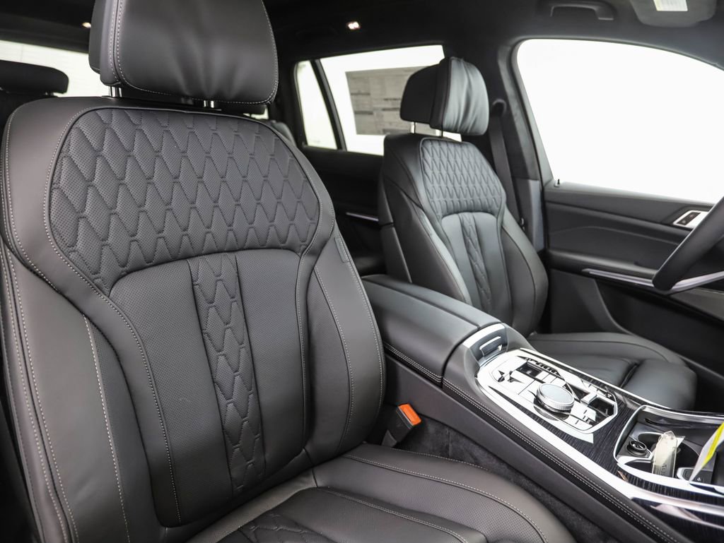 Used 2026 BMW X7 xDrive40i w/ M Sport Package image 40