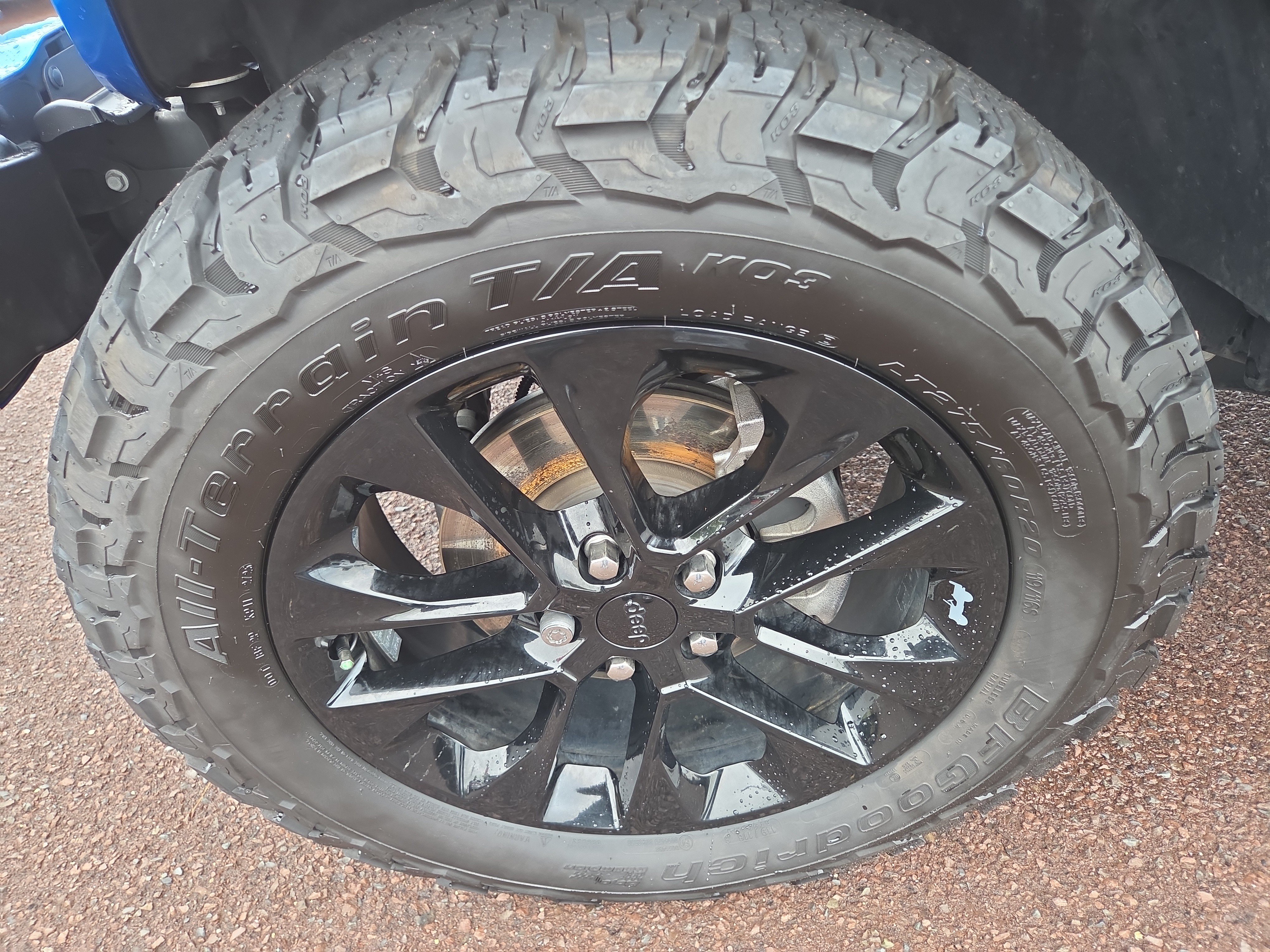 Used 2022 Jeep Wrangler Unlimited Sahara AWD/4WD image 12