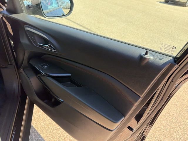 Used 2024 Chevrolet Trax RS FWD image 38