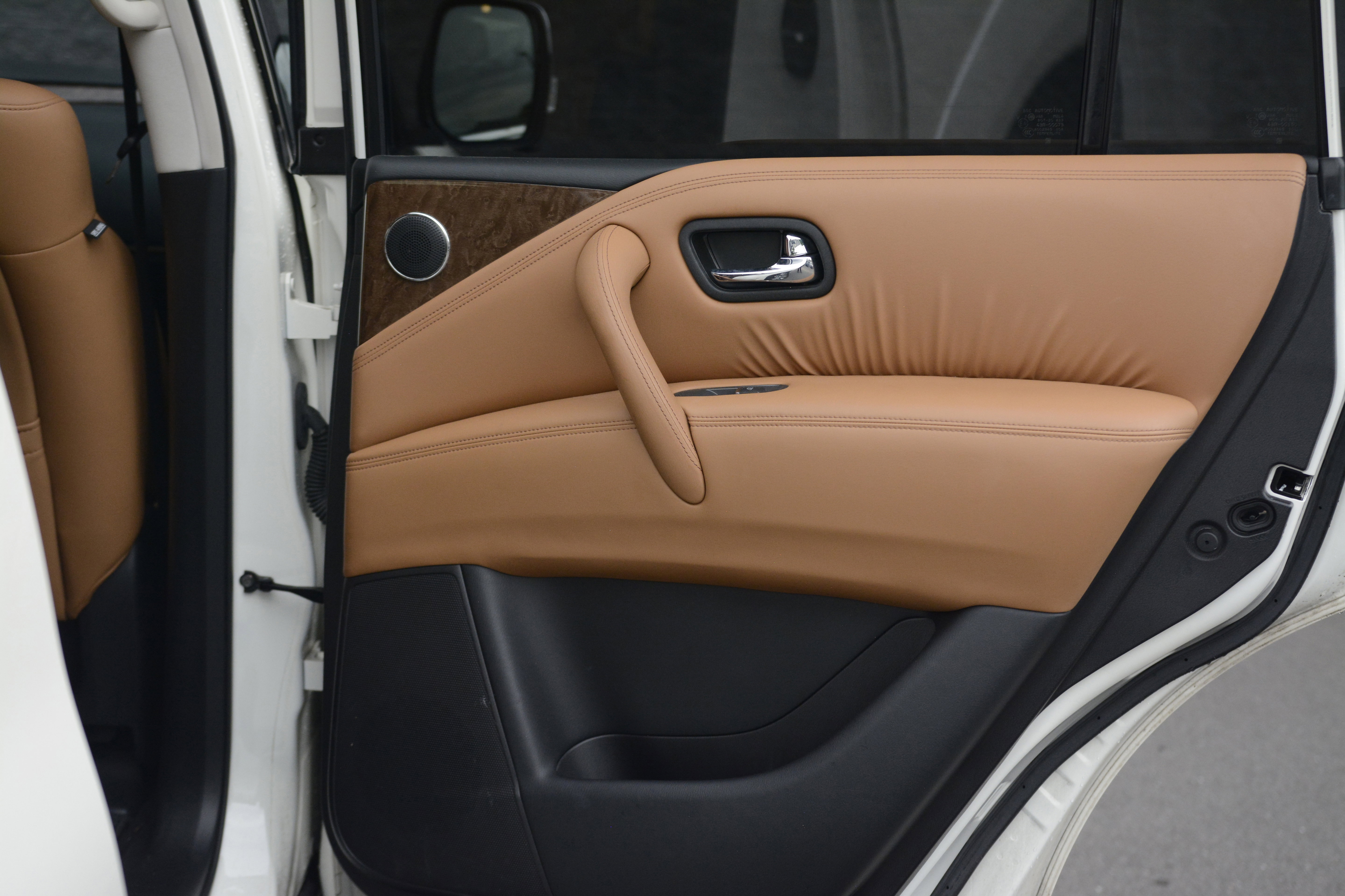 Used 2017 INFINITI QX80 Signature Edition RWD image 32