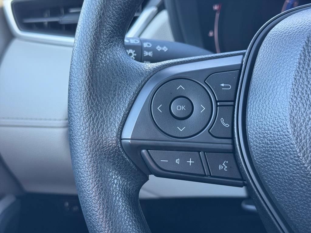 Used 2026 Toyota Corolla Cross L image 15