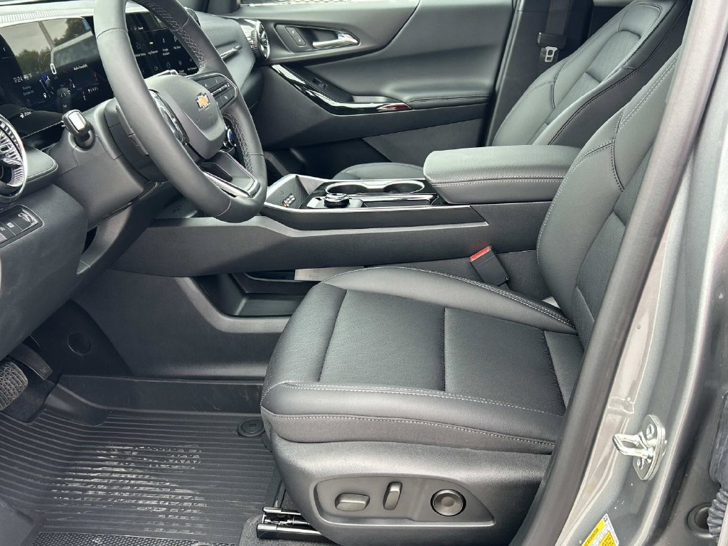 New 2027 Chevrolet Equinox LT w/ Convenience Package II FWD image 14