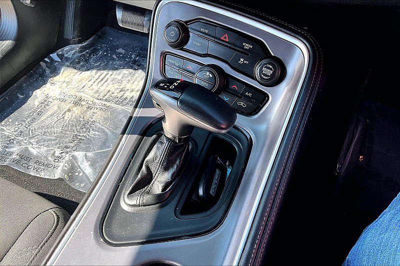 Used 2019 Dodge Challenger SXT image 17