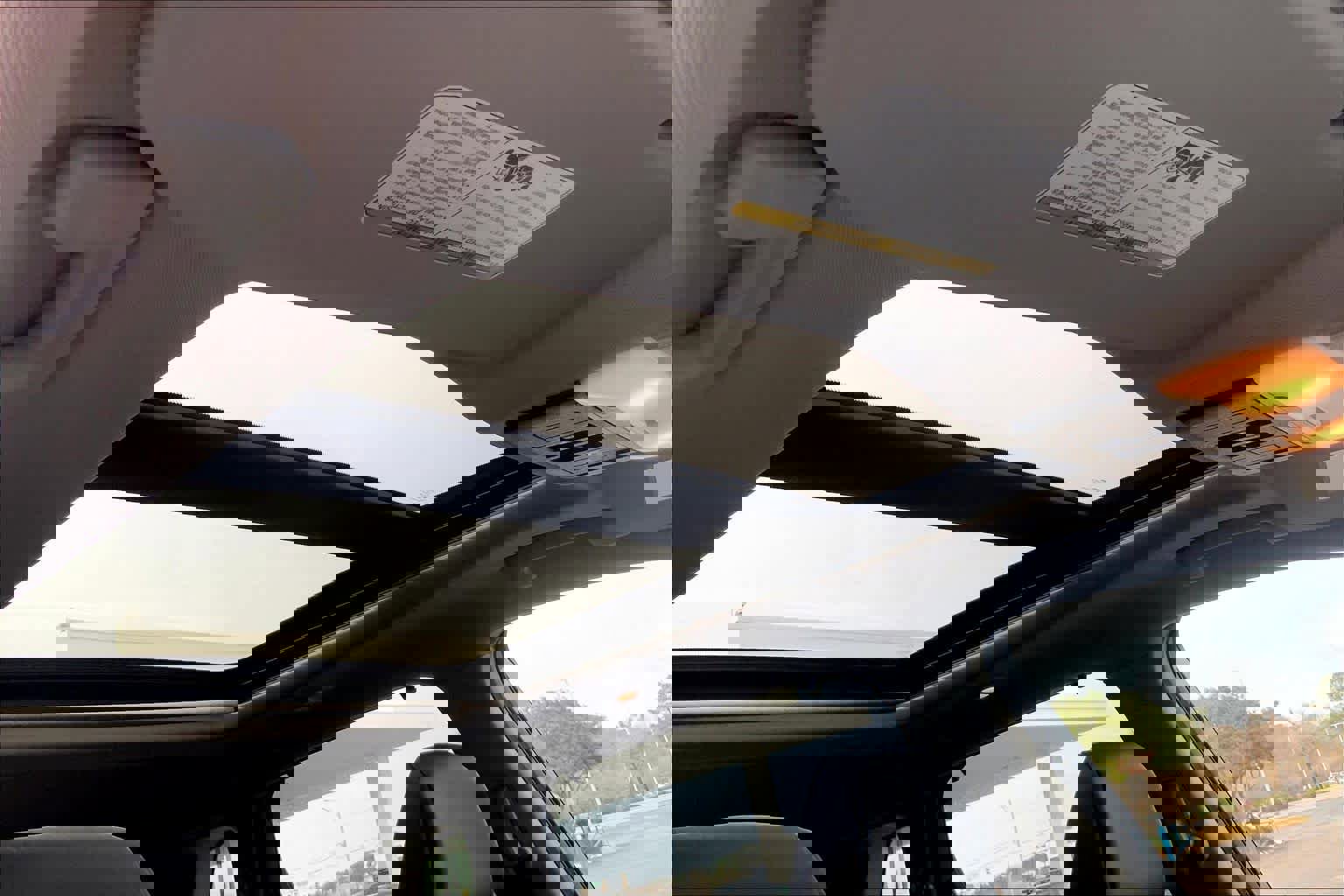 Used 2025 Nissan Rogue SV w/ SV Premium Package image 14