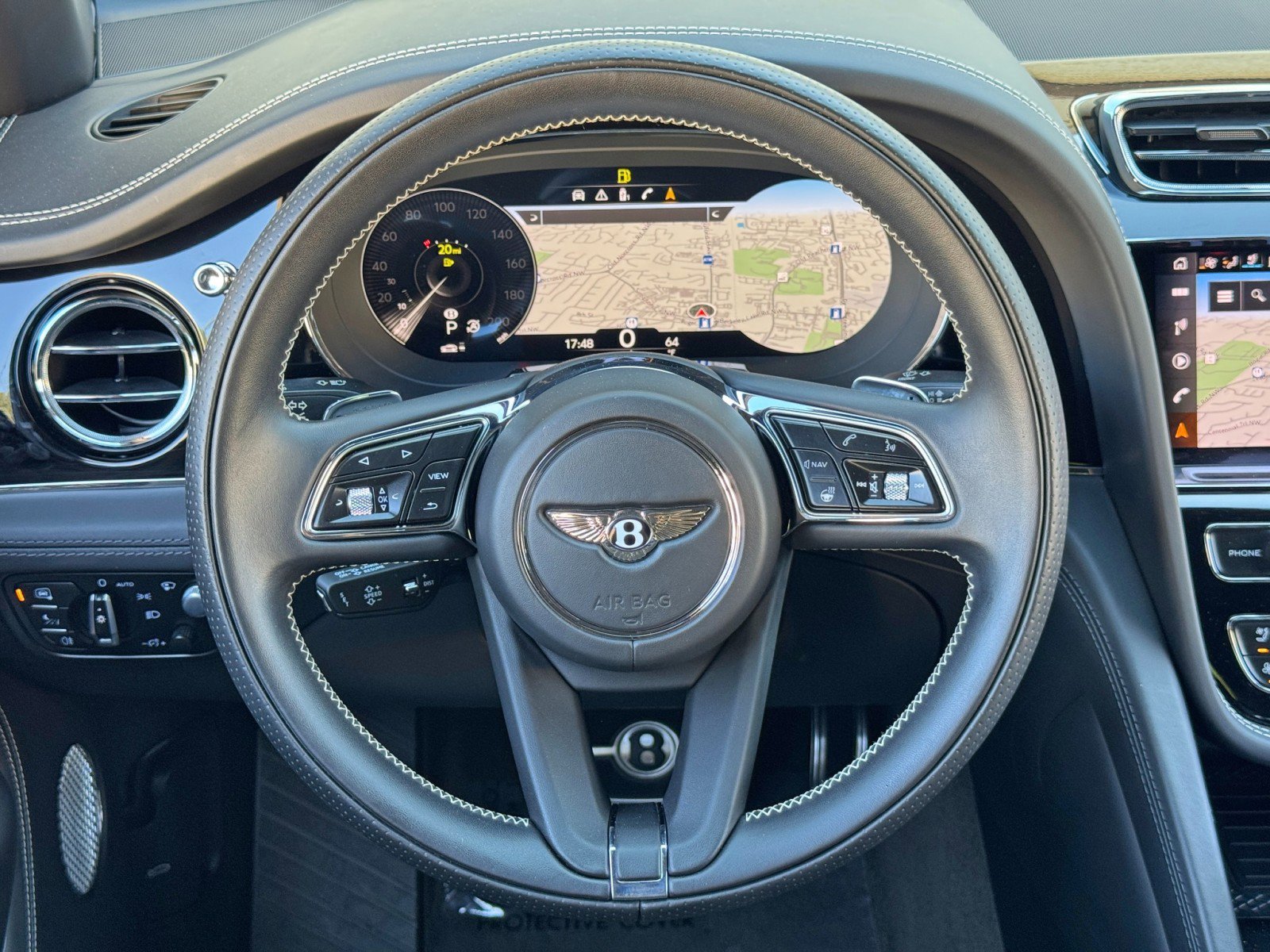 Used 2022 Bentley Bentayga AWD/4WD image 22