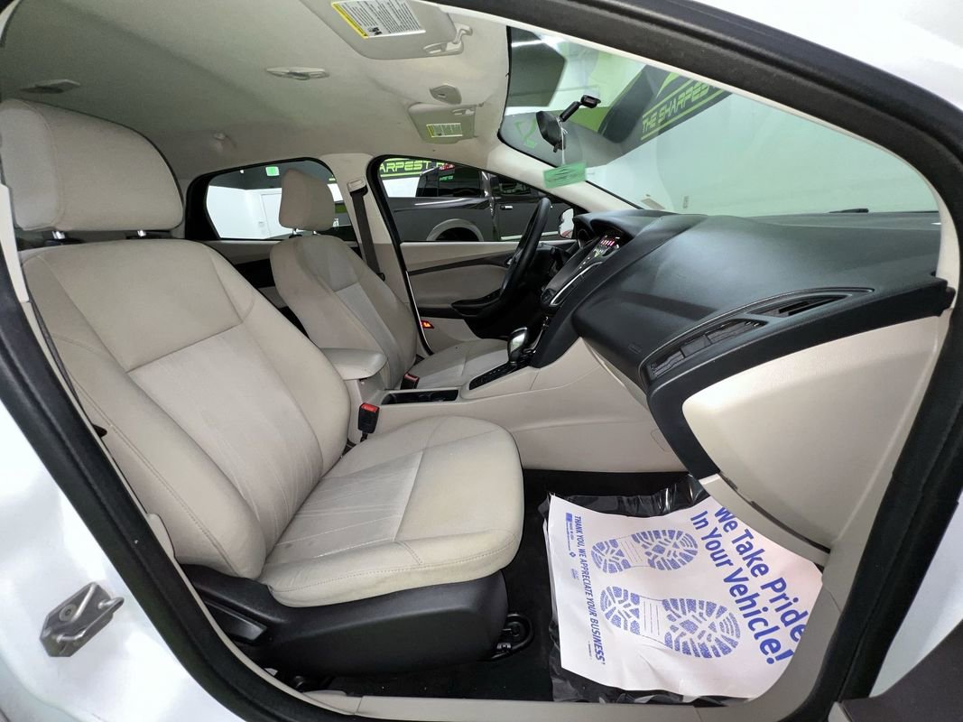 Used 2016 Ford Focus SE image 29
