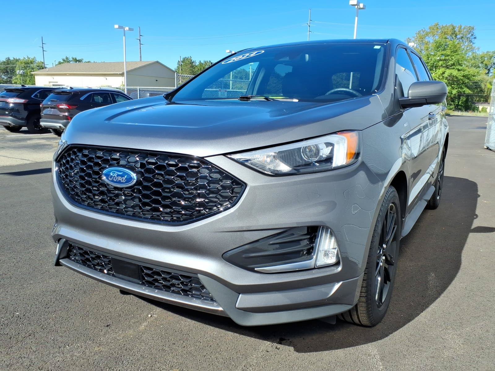 Certified 2024 Ford Edge ST-Line AWD/4WD image 3