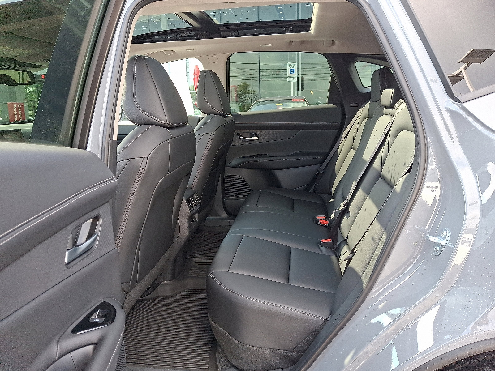 Used 2025 Nissan Murano SL image 6