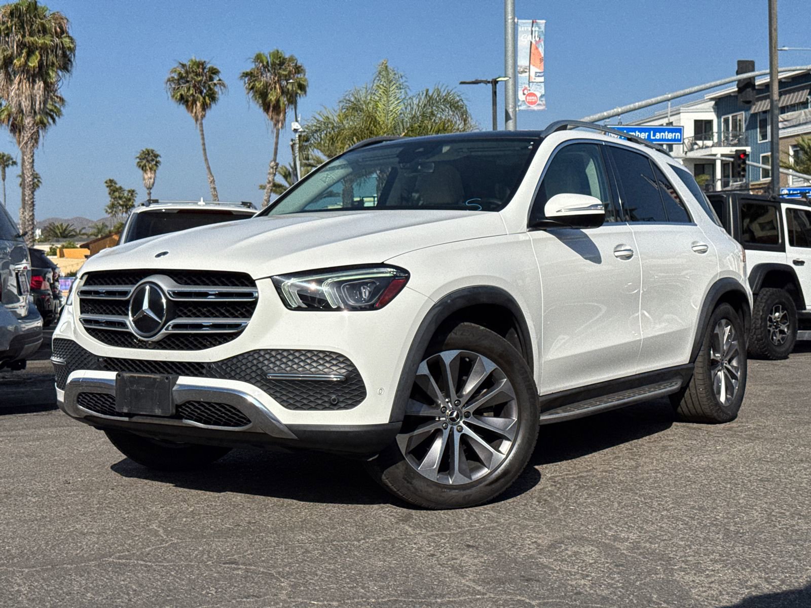 Used 2022 Mercedes-Benz GLE 350 w/ Premium Package image 2