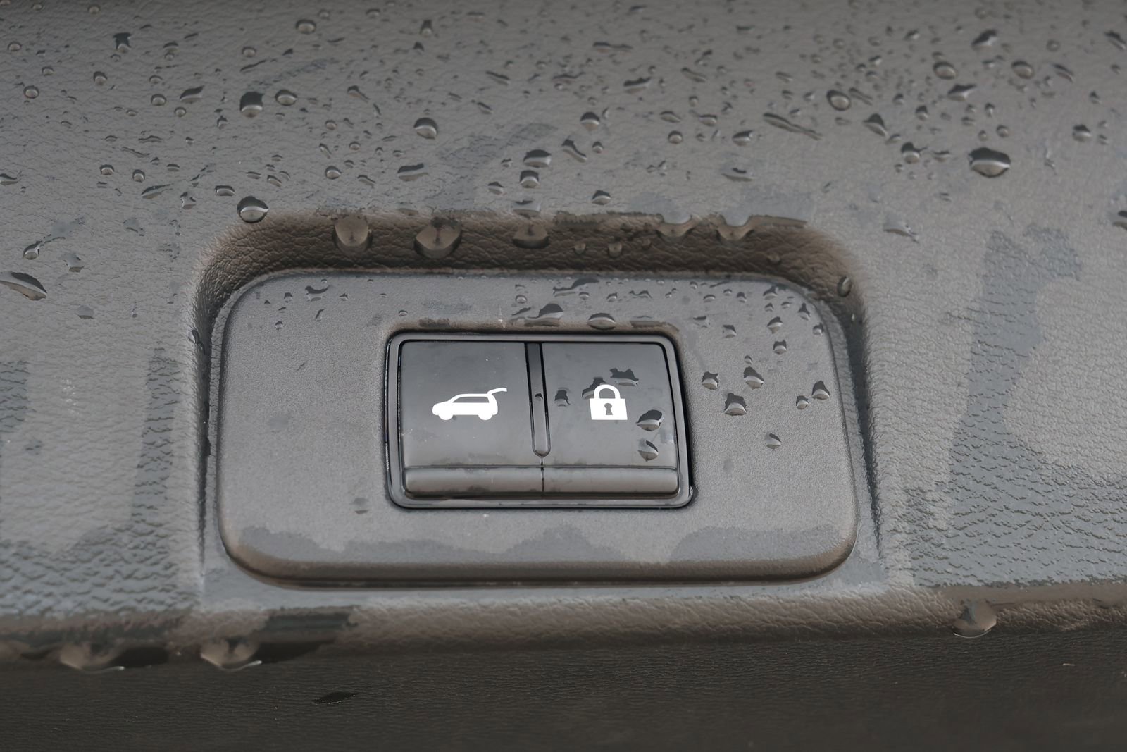 Used 2024 Nissan Rogue SV image 35