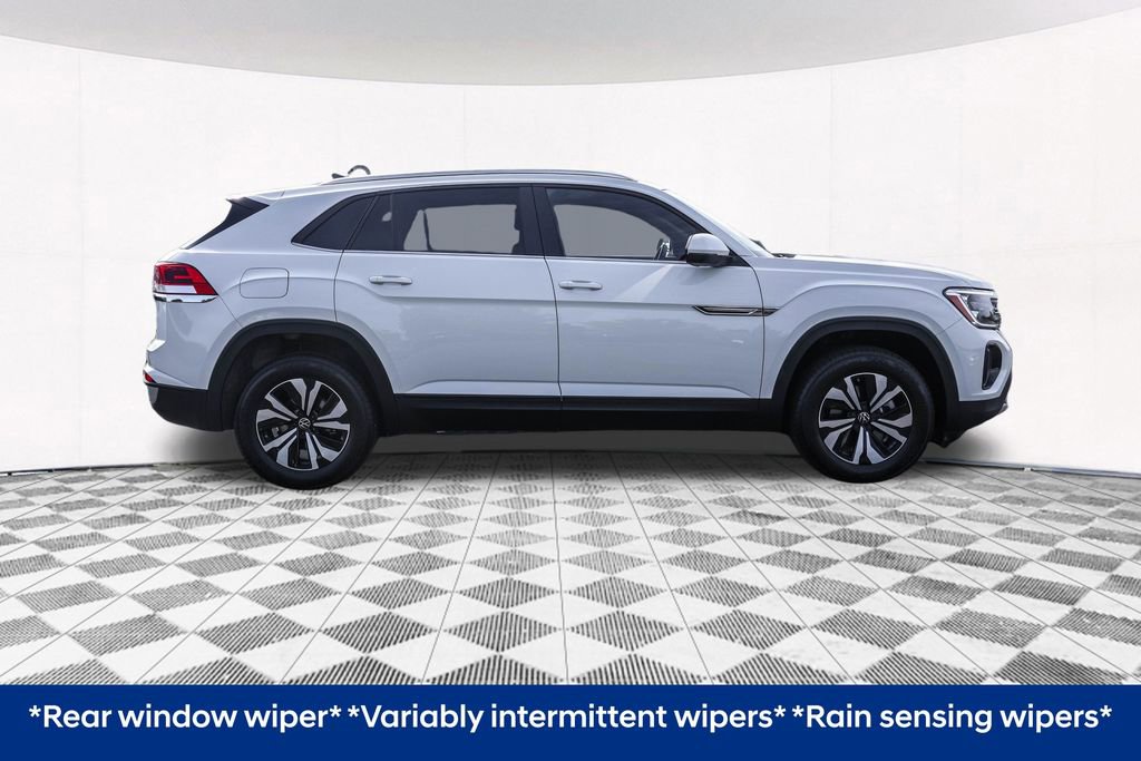 Certified 2025 Volkswagen Atlas Cross Sport SE image 13