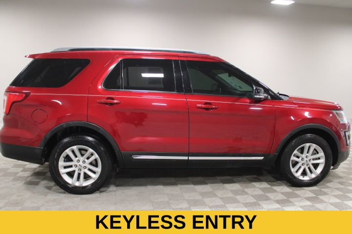 Used 2017 Ford Explorer XLT w/ Equipment Group 202A image 11