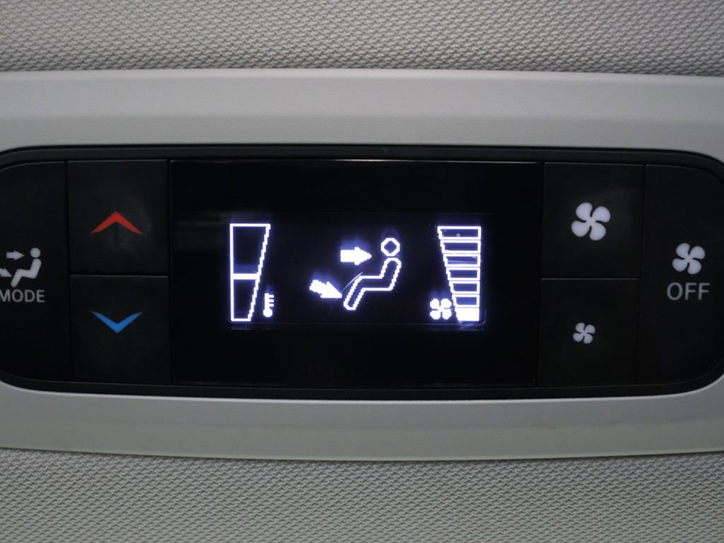 Used 2023 Chrysler Voyager LX image 25