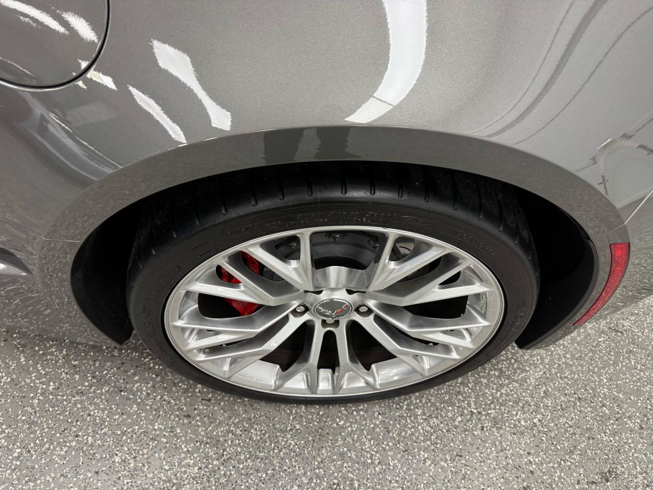Used 2015 Chevrolet Corvette Z06 w/ 2LZ Preferred Equipment Group RWD image 29