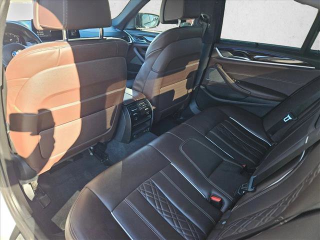 Used 2022 BMW M550i xDrive w/ Executive Package image 11