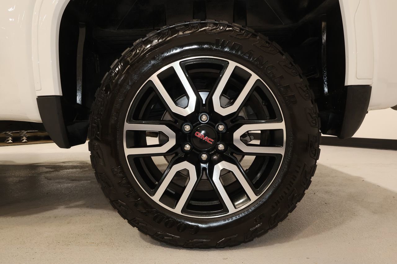 Certified 2024 GMC Sierra 1500 AT4 w/ AT4 Carbonpro Edition image 35