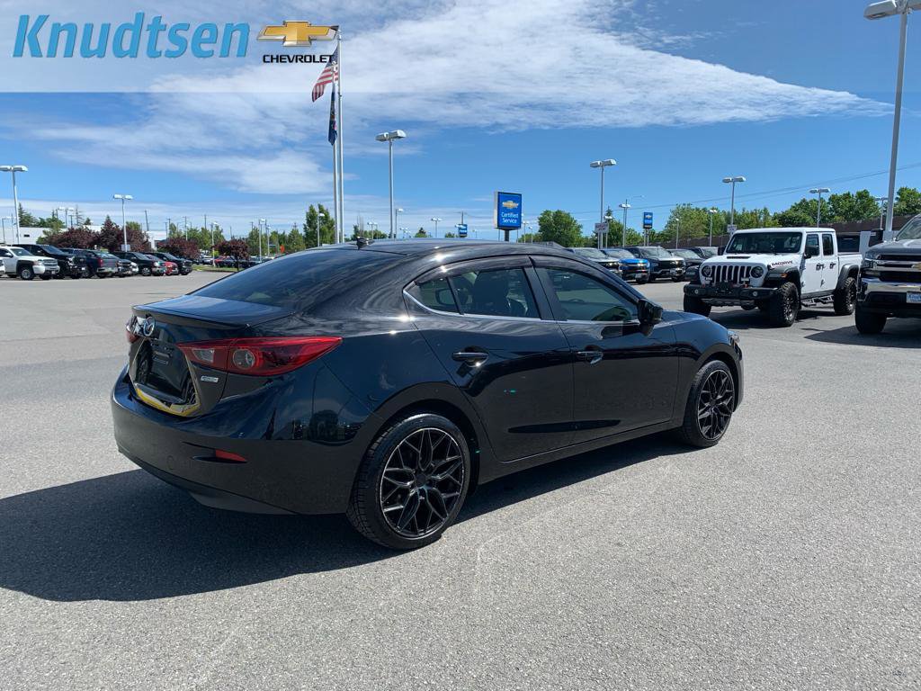 Used 2017 MAZDA MAZDA3 Grand Touring w/ Premium Equipment Package FWD image 7