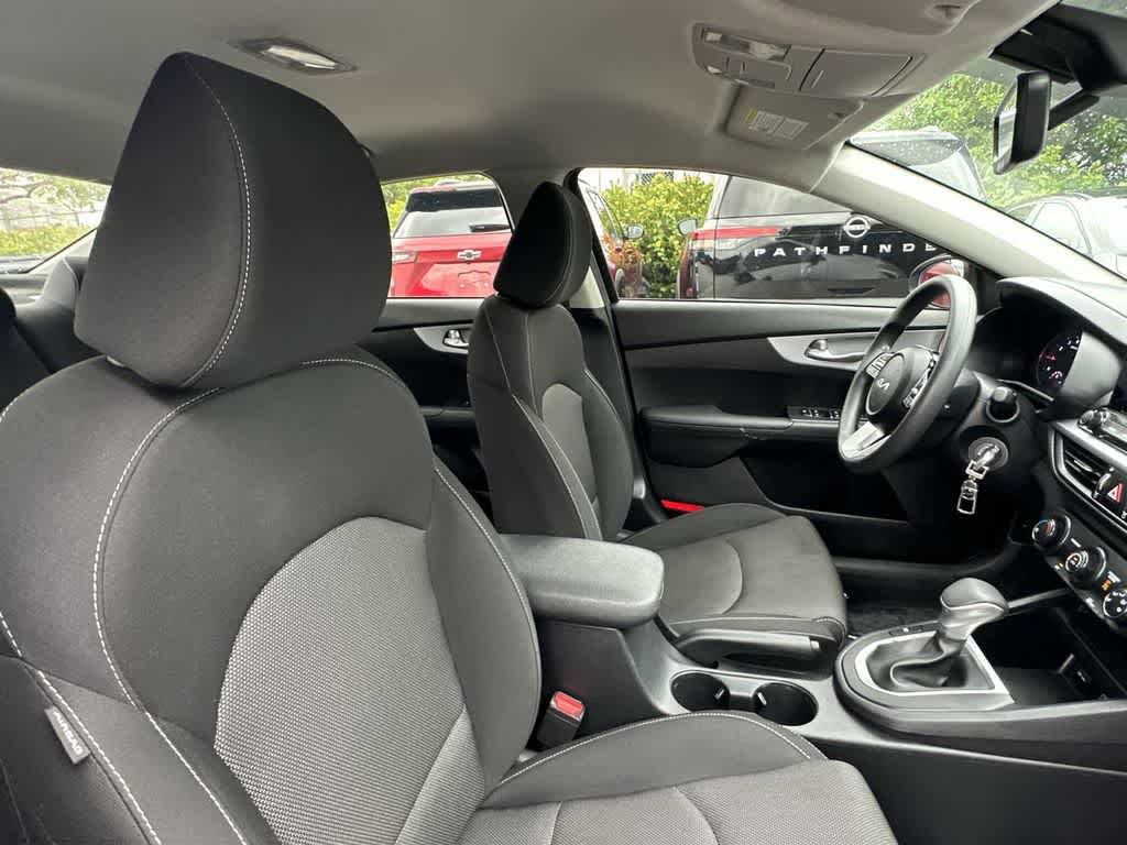 Certified 2024 Kia Forte LXS w/ LXS Technology Package FWD image 27