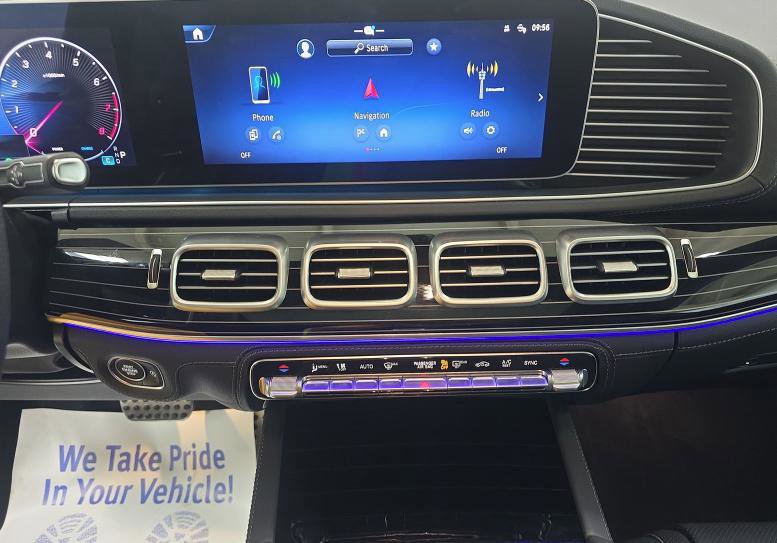 Used 2025 Mercedes-Benz GLS 580 4MATIC image 11