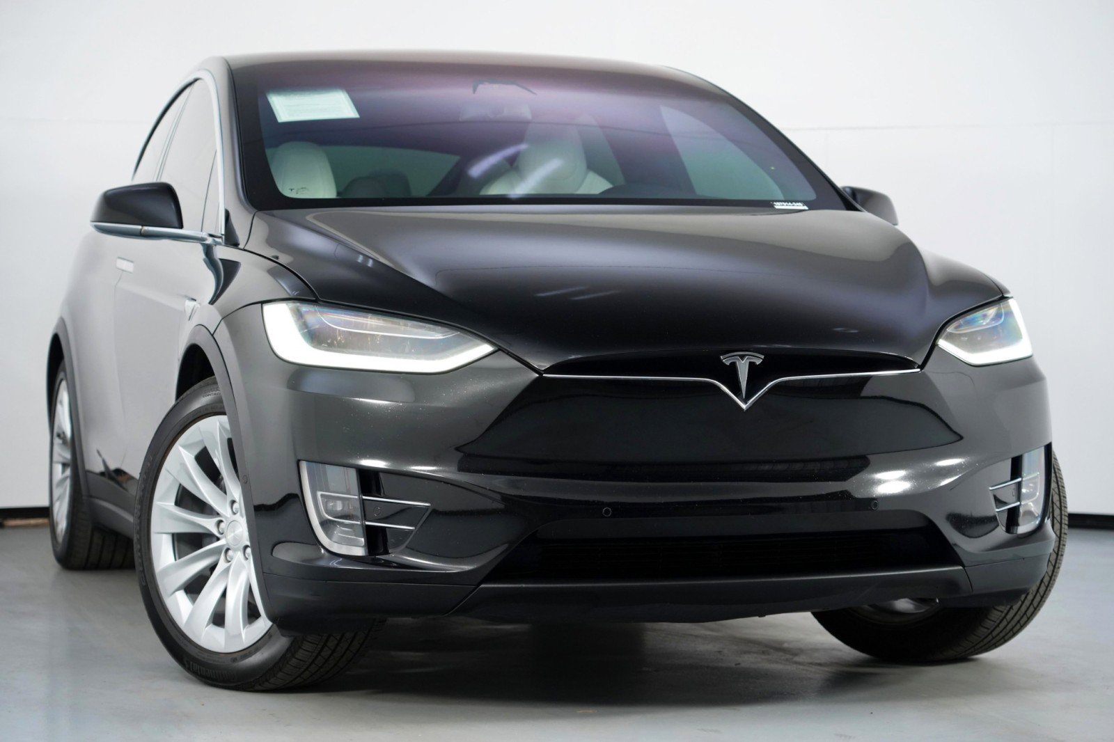 Used 2019 Tesla Model X Long Range AWD/4WD image 2
