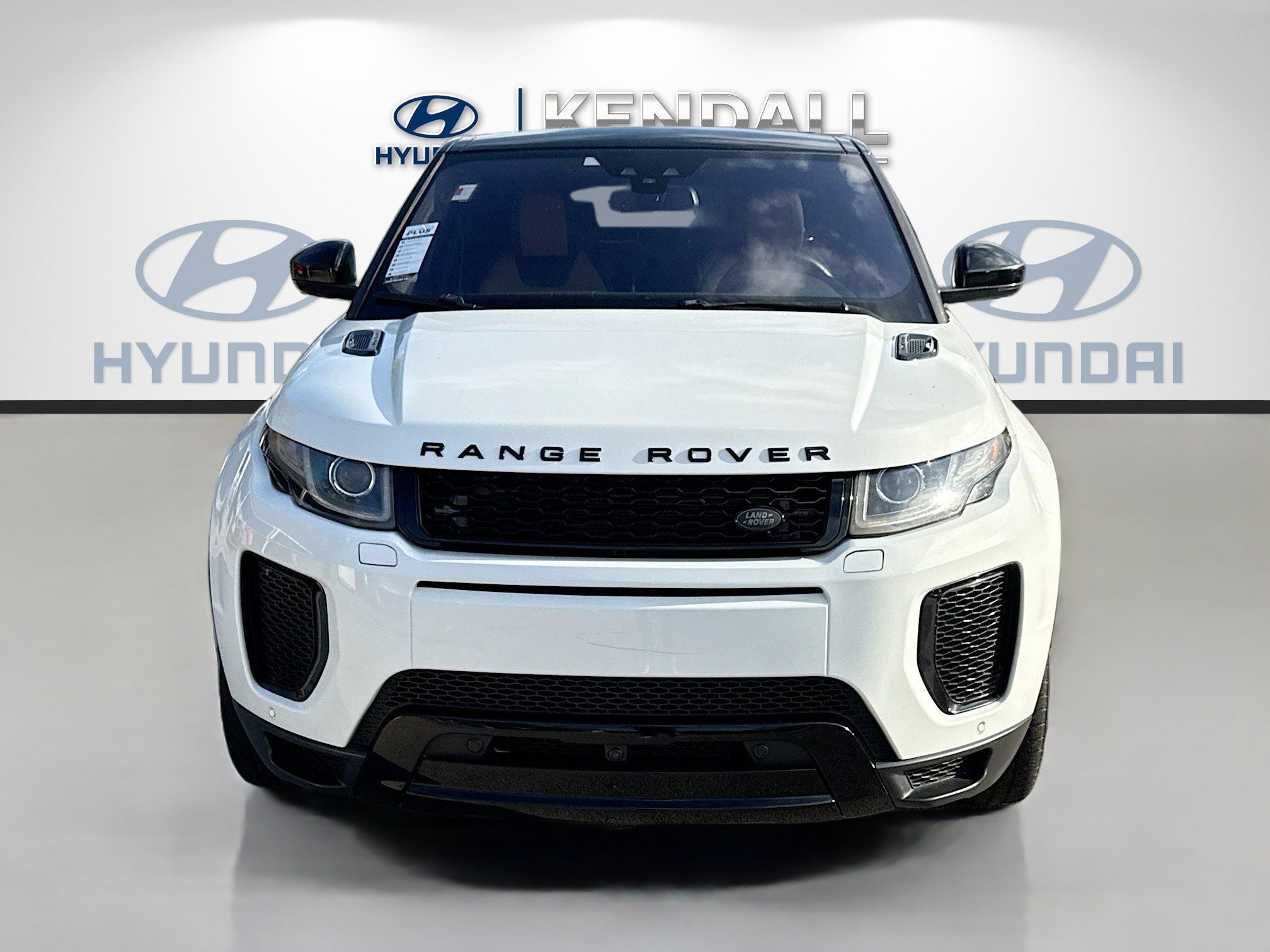 Used 2018 Land Rover Range Rover Evoque HSE Dynamic image 2