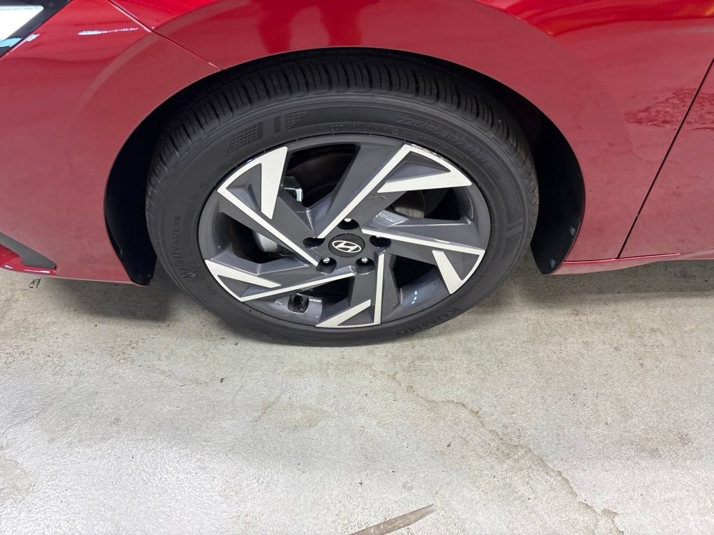 Used 2025 Hyundai Elantra Sport FWD image 21
