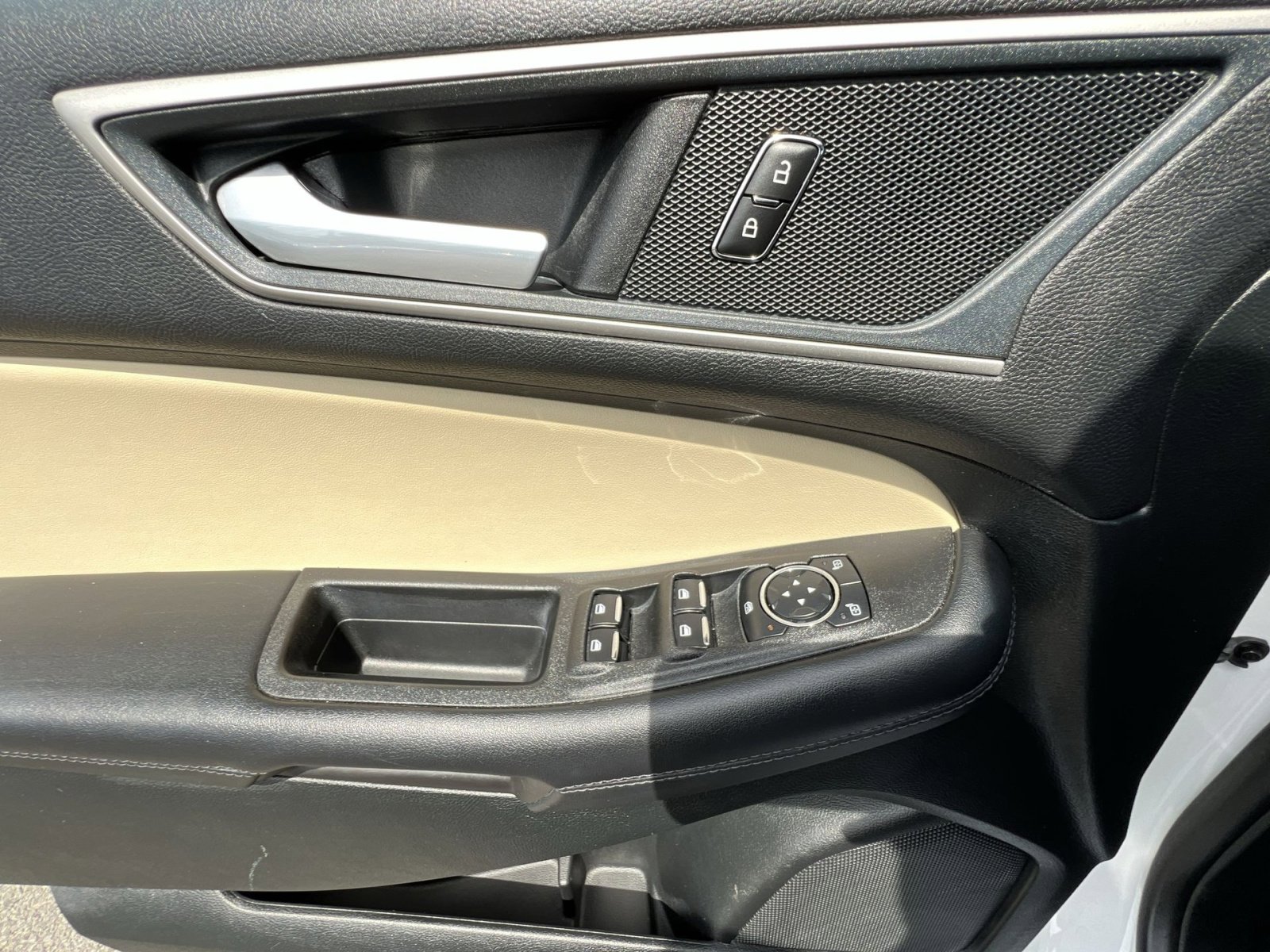 Used 2024 Ford Edge SEL AWD/4WD image 23
