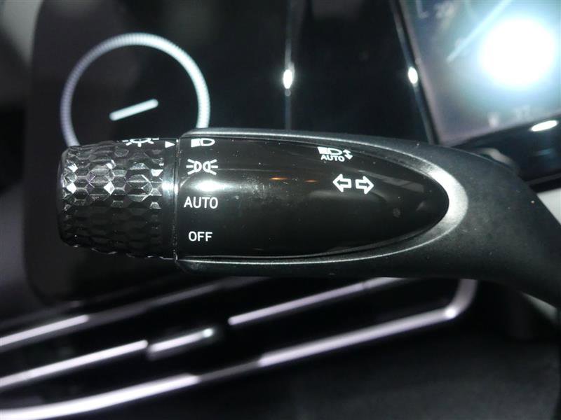 Used 2021 Hyundai Elantra SEL w/ Convenience + Premium Package FWD image 34