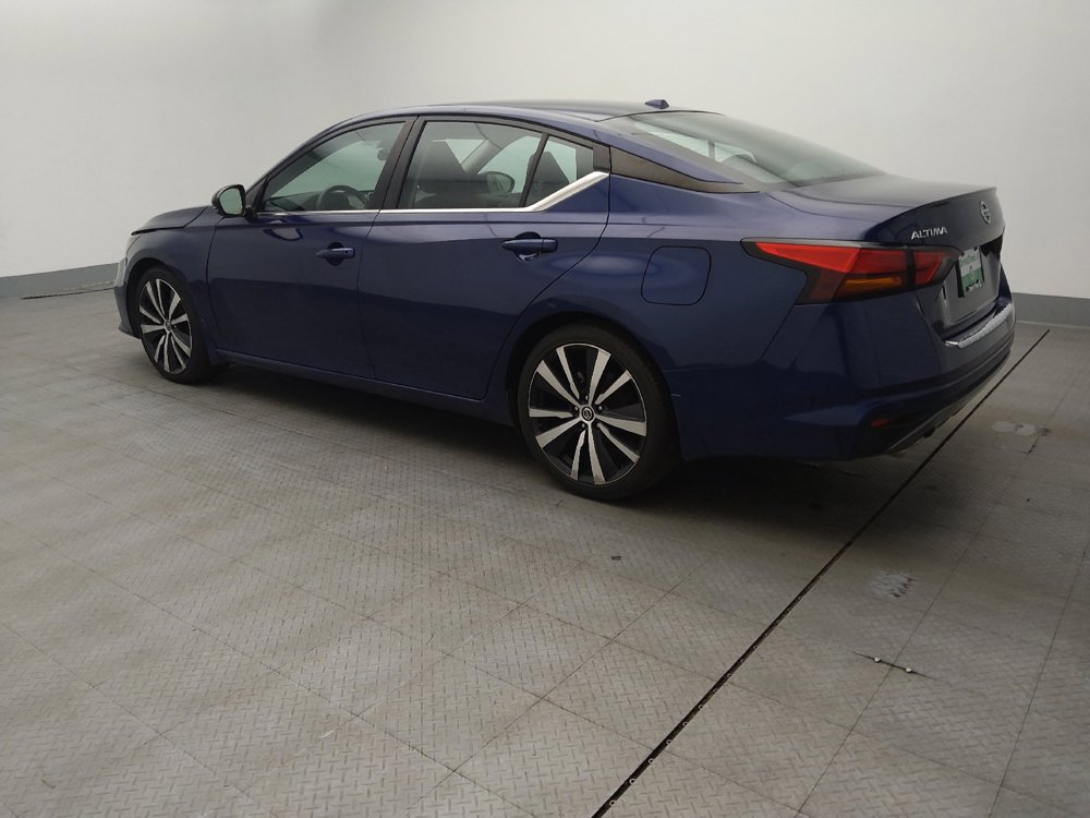 Used 2021 Nissan Altima 2.5 SR w/ SR Premium Package image 3