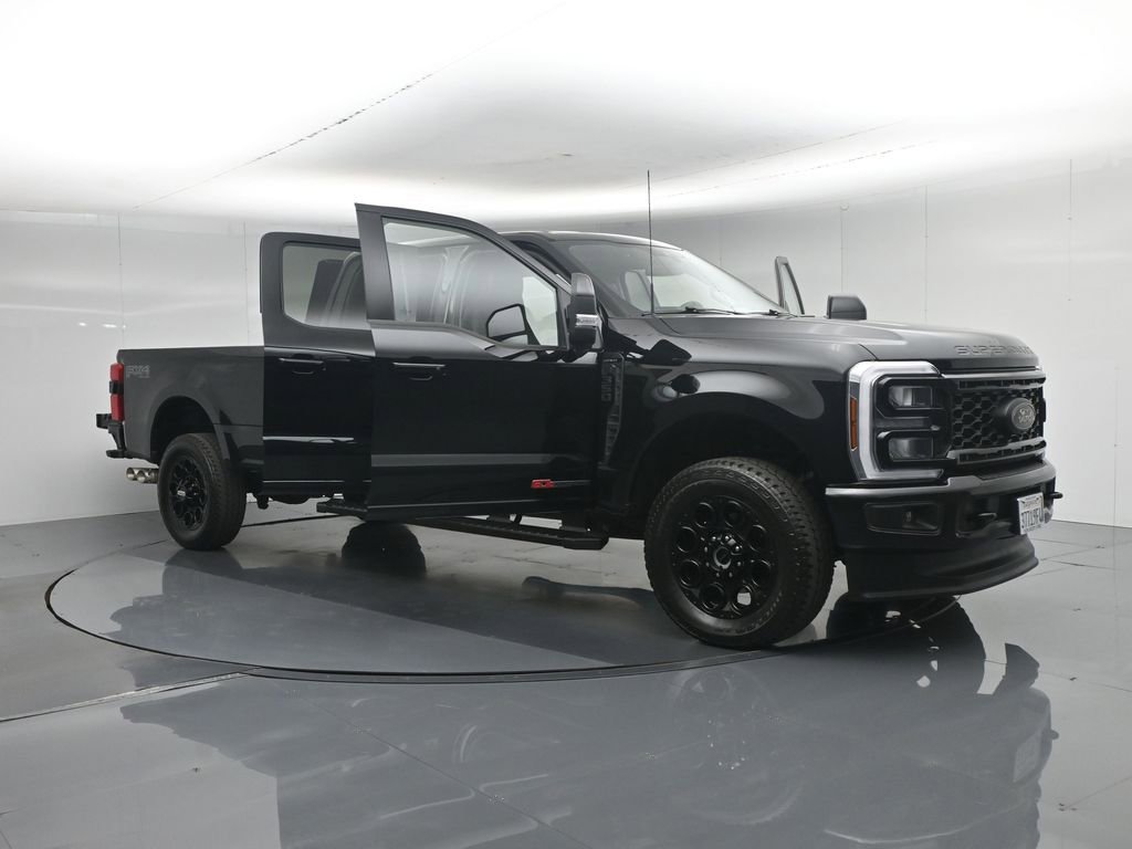 Used 2025 Ford F350 Lariat w/ Black Appearance Package AWD/4WD image 37