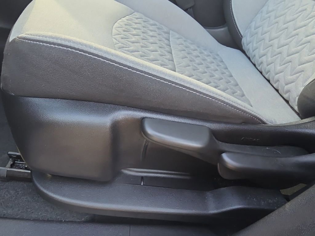 Used 2023 Chevrolet Equinox LS image 12