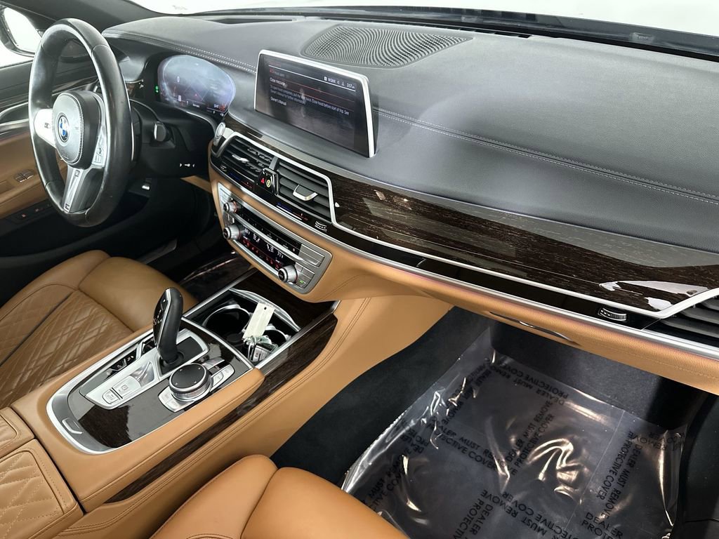 Used 2022 BMW 740i xDrive w/ Luxury Rear Seating Package image 31