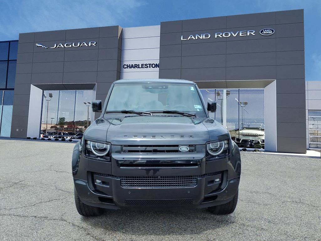Used 2026 Land Rover Defender 130 X-Dynamic SE AWD/4WD image 8
