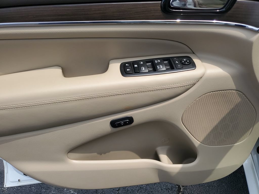 Used 2020 Jeep Grand Cherokee Overland AWD/4WD image 20
