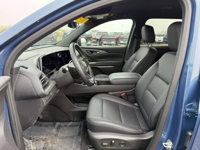 Used 2025 Chevrolet Traverse LT AWD/4WD image 11
