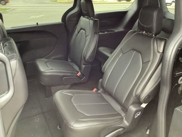 New 2026 Chrysler Pacifica Select image 10