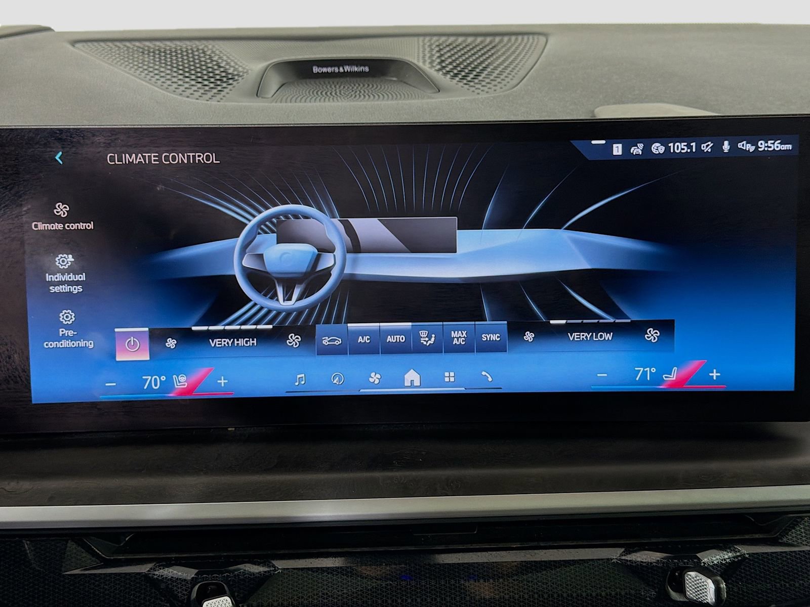 Used 2025 BMW X7 xDrive40i w/ Executive Package image 19