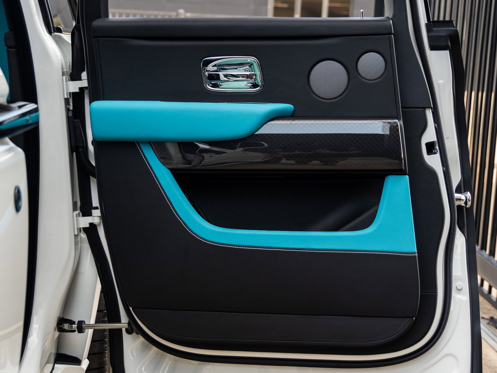 New 2026 Rolls-Royce Cullinan Black Badge image 40